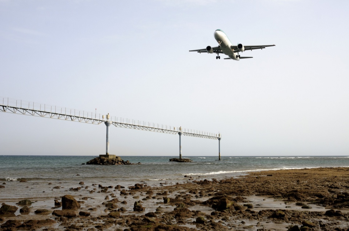 'Civil aircraft taking off at an airfield in Lanzarote' - Îles Canaries